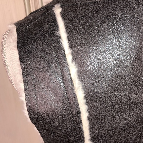 Mag Couture Faux Fur Collar and Lined Dark Metallic Zip Front Vest Size Small - Picture 11 of 14